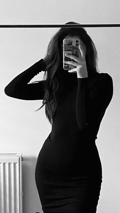 Dark Beauty Photography, All Black Dresses, Best Friend Photoshoot, Ootd Dress, Dark Feminine Aesthetic, Casual Day Outfits, Ideas For Instagram Photos, Feminine Aesthetic