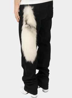 The Fox tail keychain is a faux fur keychain. The fox tail features an ombre spotted white & black pattern midway throughout the tail. Paired with gold hardware. Therian Gear, Fox Tail Keychain, Tail Keychain, Pet Bunny Rabbits, Silly Clothes, Therian Stuff, Fur Keychain, Fox Tail, Bff Necklaces