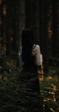 Dark Princess Aesthetic, Green Witch Aesthetic, Dark Forest Aesthetic, Forest Photos, Forest Girl, Mystical Forest, Night Forest, Dark Cottagecore