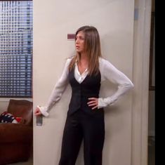 Rachel Green Last Episode Outfit, Work Outfits Women Stylish, Work Outfits Rachel Green, Rachel Office Outfit, Friends Work Outfits, Rachel Friends Work Outfits, Rachel Green Office Look, Rachel Green Formal Outfits, 90s Work Fashion