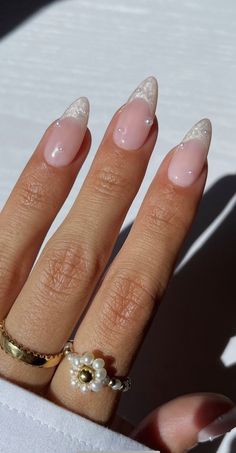 New Years Nail Inspiration, Korean Chrome Nails, Bridal Nails Ideas, Nye Nails Almond Shape, New Years Nails Almond Shape, December Gel Nails, Wedding Nails Coffin, Nails With Pearls On Them, Gen Nails