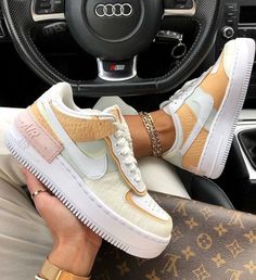 Daily Shoes, Nike Air Force 1 Shadow, Outfits Minimalist, Sneaker Outfits, Nike Shoes Air Force, Air Force 1 Shadow, Basket Style, Nike Air Shoes, Nike Shoes Air Max