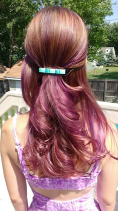 Hair For The Summer, Colorful Highlights In Brown Hair, Hair Stules, Purple Hair Highlights, Red Hair Looks, Peinados Hair Styles, Hair Stylies, Hair Crush, Dye My Hair