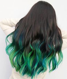 Green Hair Color Ideas, Hairstylist Inspiration, Pastel Green Hair, Black And Green Hair, Green Hair Color, Hair Dye Brands, Unusual Hair Colors, Neon Green Hair, Emerald Green Hair