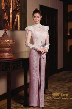 Model Wedding Dress, Chinese Dress Modern, Milan Wedding, Renda Kebaya, Chinese Attire, Model Wedding, Myanmar Model, Batik Dress Modern, Thailand Dress