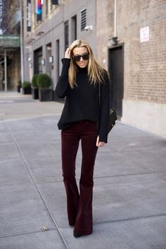 Velvet Flare Pants Outfit, Outfit Trabajo, Winter Sweater Outfits, Velvet Flare Pants, Look Office, Burgundy Pants, Velvet Flares, Stil Boho, Black Outfits