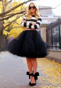 Bring out your inner fashionista with the Serendipity Tulle Skirt. This gorgeous skirt offers up 5 layers of tulle and falls right around the knee. Available Tulle Skirt Black, Feminine Skirt, Tulle Midi Skirt, Black Tulle, Looks Black, Skirt Outfit, Mode Inspiration, Style Outfits