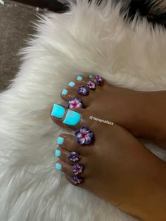 Glow in the dark toes 🩵🫧 Glow In The Dark Toes, French Tip Acrylic Nails, Short Square Acrylic Nails