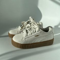 Puma Fenty Creeper Phatty Features: Nubuck Upper Looks Sleek And Offers Comfort. Fat Lace Adds A Flattering Style And Ensures A Snug Fit. Ribbed Gum Midsole Adds Flexibility And Responsiveness. Rubber Outsole Delivers Enhanced Traction. Puma Shoes Aesthetic, Puma Booties, Puma Aesthetic, Fenty Puma Creepers, Puma Fenty Shoes, Fenty Shoes, Puma Creepers, Puma X Fenty, Puma Fenty