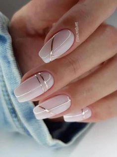 Engagement Gel Nails Ideas, Understated Nail Art, Fall And Winter Nail Ideas, Engagement Nails Ideas Acrylic, Nail Ideas For Engagement, Dip Nail Designs Winter, Short Nail Designs For Fall, Fall Acrylic Nails Ideas, Fall Dipped Nails Ideas