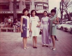 Women's Fashion in 1960s and 70s Saigon - Album on Imgur 70s Fashion Women, 70s Mode, Fashion 70s, Viking Woman, Fur Clothing