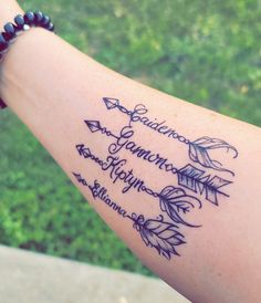 Feather Arrows with Kids Names Tattoo Feather Tattoo With Names In It, Calligraphy Name Tattoo, Tattoos For Nephews Ideas, Tattoo Been, Vegas Tattoos, Tattoos Arrow, Grandchildren Tattoos, Arrow Tattoos For Women