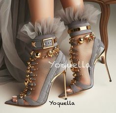 Gray fabric sandals with gold chains, stiletto heel, and pearls AI GENERATED BY Cammoranesi Cristina Fiercely Feminine, Fabric Sandals, Shoes Quotes, Shoes Illustration, Fashion Shoes Heels, Fantastic Shoes, Elegant Sandals, Everyday Shoes, Silver Sparkle