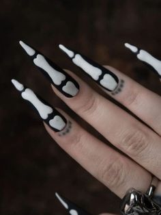 125 Best Spooky Halloween Acrylic Nails and Press Ons | Love and Moms Dark Nail Ideas Simple, Goth Gel Nail Designs, Simple Grunge Nail Ideas, Goth Coffin Acrylic Nails, Goth Square Nails, Goth Nail Art Designs, Goth Coffin Nails, Punk Nails Acrylic, Goth Acrylic Nail Designs