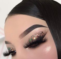 Makeup Soiree, Glitter Makeup Looks, Video Makeup, Rhinestone Makeup, Glitter Eye Makeup, Eye Makeup Pictures, Dope Makeup, Makeup Eye Looks, Creative Eye Makeup