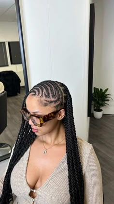 Twist Lemonade Braids, Cornrow Lemonade Braids, Cornrows With Wavy Hair, Half Lemonade Braids Half Island Twist, Cornrow In Front Knotless Braids In Back, Lemonade Braids Hairstyles With Knotless, Fulani Lemonade Braids Hairstyles, Lemonade Braids Fulani, Fulani Ponytail Braids