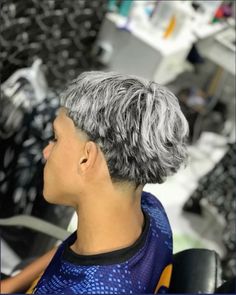 White Highlights Hair, Hair Dyed, Men Aesthetic, White Highlights, Pelo Afro, Taper Fade, Nike Boy, Hair Highlights