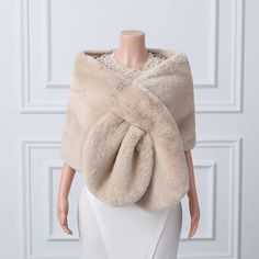 This beautifully crafted warp knitted wool shawl will add a stylish warmth to your wardrobe. Made from premium wool, the shawl is durable and comfortable to wear. The unique warp knit technique creates a textured and cosy fabric that is sure to impress. Bride Cape, Faux Fur Wedding, Wedding Coat, Faux Fur Wrap, Class Outfit, Wedding Shawl, Wool Shawl, Vintage Scarf, Maxi Dresses Casual