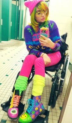 Decora Fashion, Decora Harajuku, Harajuku Decora, Wheelchair Fashion, Rainbow Outfit, Rainbow Fashion, Scene Kids, Alt Fashion, J Fashion