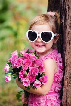 Foto Baby, Jolie Photo, Little Princess, Children Photography, Baby Photos, Kids And Parenting, Pink Roses, Pretty In Pink, Flower Girl