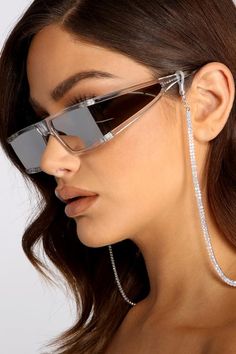 Coachella 2022, Coachella Style, Cute Sunglasses, Sunglass Chain, Trending Sunglasses