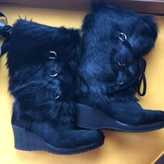 Real Fur Healed Boots Size 40 Heeled Fur Boots, Fashion From The 90s, Healed Boots, Jobs Aesthetic, Shoe References, Y2k Boots, Pretty Items, 90s Y2k Fashion, Rit Dye