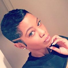 Short Hairstyles That Are Always Trendy Colored Pixie Hair Black Women, Coloring Wigs, Side Shave Design, Quickweave Styles, 4b Hairstyles, Fierce Hairstyles, Crown Styles, Shave Designs, Big Chop Hairstyles