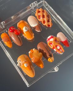 Hand painted & sculpted gel press ons, made to order. Fall Thanksgiving inspired nails.Hand sculpted 3D gel Thanksgiving dishes, with handpainted art🤎. Medium almond shown in images. Each press on set comes with a set of application tools. I recommend ordering a sizing kit to know your nail size! Message me with questions!! 3d Thanksgiving Nails, Apple Pie Nails, Pie Nail Art, Nail Art Thanksgiving, Pie Nails, Art Thanksgiving, Nails Fall Nails, Nail Art 3d, Custom Nails