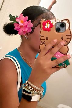 Hello Kitty Iphone Case, Girly Accessories, Hello Kitty Items, Cute Poses For Pictures, Cute Poses, Cute Selfie Ideas