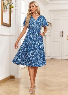 Blue V Neck Dress, Blue Short Sleeve Dress, Elegant Dresses Plus Size, Beach Bridesmaid Dresses, Plaid Outfits, Print Denim, Ditsy Floral Print, Black Swimwear, Blue V