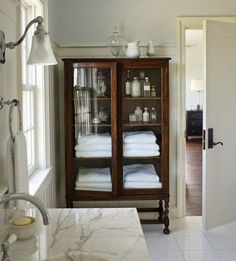 Linen Cabinet Bathroom, Decorating With Antique Furniture, Bathroom Cabinets Diy, Top Bathroom Design, Diy Furniture Cheap, White Bathroom Cabinets, White Furniture Living Room, Modern Bathroom Cabinets, Sandberg Wallpaper