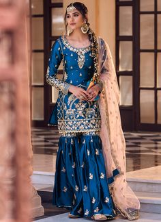 Asian Fits, Garara Dress, Teal And Peach, Gharara Designs, Gharara Suits, Asian Clothes, Ethereal Elegance, Floral Frocks