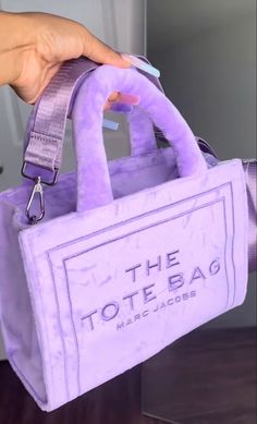 Purse Bag Aesthetic, Purses And Handbags Aesthetic, Mark Jacobs Tote Bag, Purple Aesthetic Clothes, Luxury Bags Aesthetic, Baddie Bags, Luxury Handbag Collection, Luxury Tote Bags, Expensive Bag