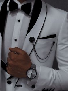 Terno Aesthetic, Black And White Suit, Stylish Mens Suits, Gentleman Aesthetic, Classy Suits, Mens Casual Outfits Summer, Designer Suits For Men, Mens Trendy Outfits, Mens Casual Dress Outfits