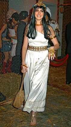 Halloween Costume Awards, Cleopatra Halloween Costume, Girl Group Costumes, Best Celebrity Halloween Costumes, Celebrity Halloween, Couple Halloween Costumes For Adults, Greek Goddess Costume