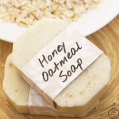 Goat Milk Soap Recipe, Goats Milk Soap Base, Vanilla Soap, Hydrate Your Skin, Cold Process Soap Recipes, Honey Diy, Soap Making Recipes, Oats And Honey