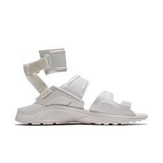 (WMNS) Nike Air Huarache Gladiator QS AH7702-100 (SNKR) Womens Nike Shoes, Model Street Style, Nike Free Shoes, Milan Fashion Weeks, Air Huarache, Womens Nike, Street Style Paris, Nike Air Huarache, Nike Shoes Women