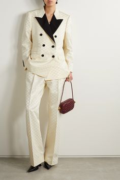 Traditional Tuxedo, Gucci Fashion Outfits, 23 Fashion, Gucci Suit, Cream Suit, Jacquard Blazer, High Fashion Branding, Tuxedo Women, Gucci Outfits