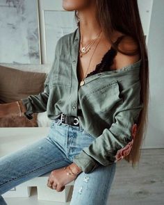 2018 Outfits, Street Mode, Work Outfits Frauen, Street Style 2018, Hipster Outfits, Trending Fashion Outfits, Crop Top Outfits, Autumn Fashion Casual, Black Women Fashion