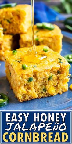 a blue plate topped with cornbreads covered in cheese and green onions next to a text overlay that reads easy honey jalapeno cornbread