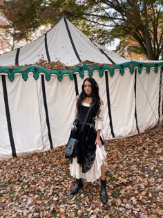 Renaissance faire , cottage core , witch , ren faire costume , fairy core , costume , wench , pirate , corset Ren Faire Costume Pirate, Ren Faire Fae Costume, Black Ren Faire Outfit, Ren Faire Pirate Woman, Renassiance Fair Outfits, Medieval Aesthetic Outfit, Renfaire Inspiration, Wench Outfit, Renfaire Outfit