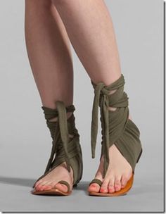 wrap sandals Solarpunk Fashion, Punk Mode, Estilo Hippie, Fairy Costume, Diy Shoes, Revolve Clothing