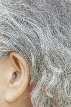 Soften Gray Hair, Grey Hair Texture, Grey Hair Looks, Course Hair