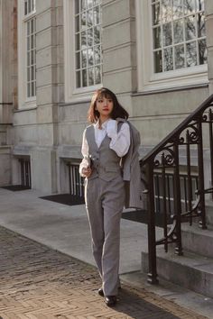 Female Suit Aesthetic, Prom Suits Women, Women In Suits Aesthetic, Suit Vest Outfits For Women, Power Suits For Women, Vest Outfit Women, Suit Aesthetic, Formal Suits For Women, Stylish Office Wear