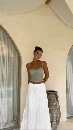 Holiday Abroad Outfits, Italy Clothing Style, Singapore Tourist Outfit, Linen Outfits Aesthetic, Outfit For Thailand Trip, Singapore Summer Outfit, Australia Vacation Outfits, Vacation Outfits Thailand, Summer Outfits Thailand