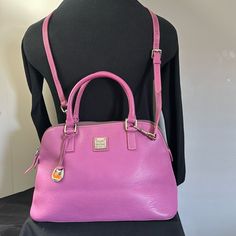 Dooney & Bourke Crossbody Hobo Pink Purse Good Condition. Bottom Of Purse Has A Small Ink Spot Hobo Purses Dooney & Bourke, Hobo Purse, Pink Purse, Dooney & Bourke Bags, Dooney Bourke, Crossbody Bags, Bag Lady, Purse, Pink