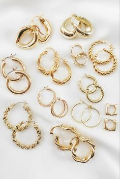 Fashion Youtubers, Hoops Earrings Gold, Gold Hoops Earrings, Minimal Gold, Life Is Too Short, Hoops Earrings, Gold Accessories