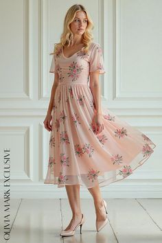 Olivia Mark - Blush Floral Midi Dress with Flutter Sleeves and Waist Tie Dress With Flutter Sleeves, Well Dressed Women, Simple Beauty, Floral Midi Dress, Flutter Sleeves, Well Dressed, Olivia Mark, Waist Tie, Flutter Sleeve