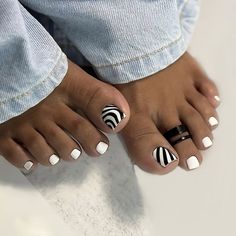 Pedicure Designs Toenails, Gel Toe Nails, Acrylic Toes, Toe Nail Color, Pretty Toe Nails, Summer Toe Nails, Cute Toe Nails, Pedicure Designs, Nail Swag