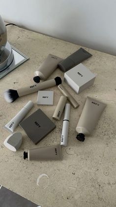 Haut Routine, A Mirror, Makeup Essentials, Girls Makeup, Aesthetic Makeup, Makeup Collection